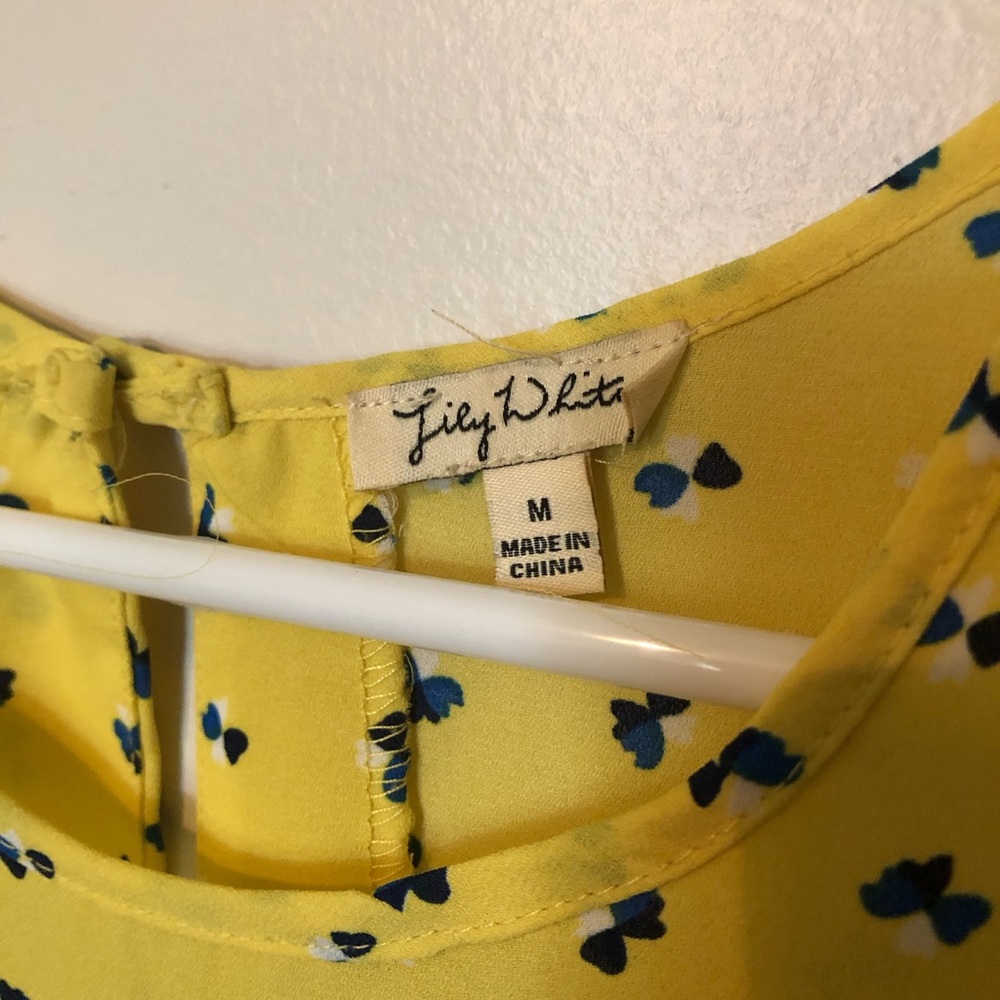 Lily White Lightweight Colorful Bright Yellow Printed Women's Blouse Top - Picture 3 of 6